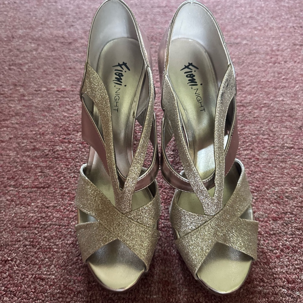 FIONI Clothing Strappy Heels